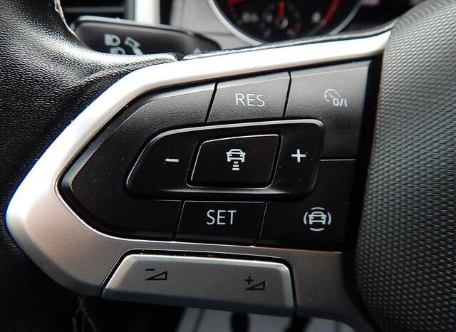 
								2021 Volkswagen Atlas Cross Sport SE 4Motion w/Technology Sport Utility 4D full									