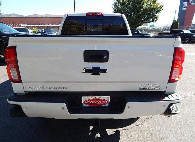 
								2017 Chevrolet Silverado 1500 Crew Cab High Country Pickup 4D 5 3/4 ft full									