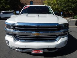 
										2017 Chevrolet Silverado 1500 Crew Cab High Country Pickup 4D 5 3/4 ft full									