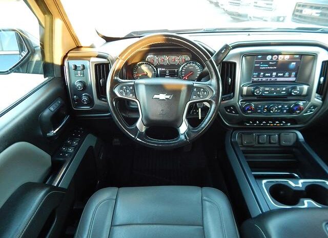 
								2018 Chevrolet Silverado 1500 Crew Cab Z71 LTZ Pickup 4D 5 3/4 ft full									