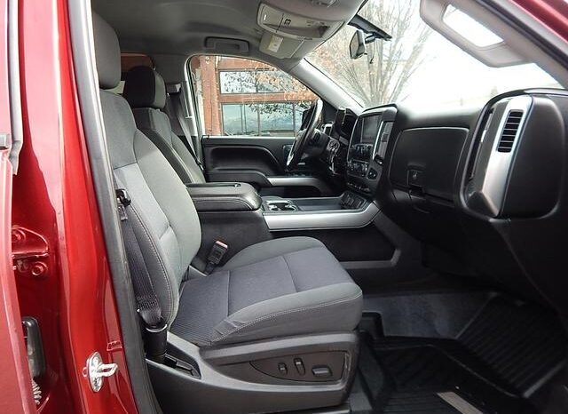 
								2017 Chevrolet Silverado 1500 Crew Cab LT Pickup 4D 5 3/4 ft full									