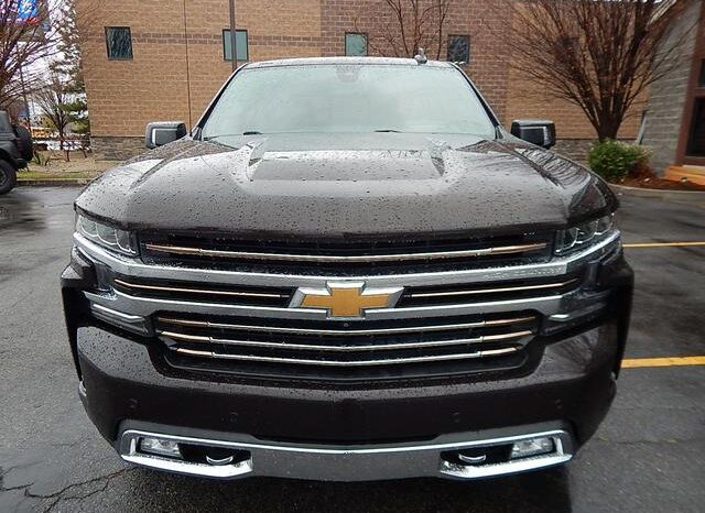 
								2019 Chevrolet Silverado 1500 Crew Cab High Country Pickup 4D 5 3/4 ft full									