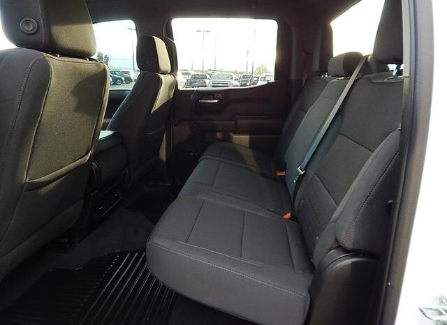 
								2022 Chevrolet Silverado 1500 Crew Cab Custom Trail Boss Pickup 4D 5 3/4 ft full									