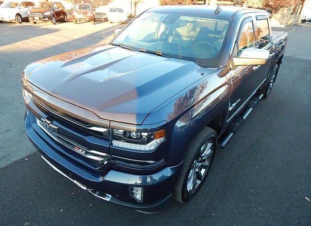 
								2018 Chevrolet Silverado 1500 Crew Cab Z71 LTZ Pickup 4D 5 3/4 ft full									