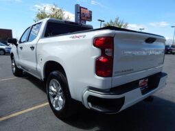 
										2023 Chevrolet Silverado 1500 Crew Cab Custom Pickup 4D 5 3/4 ft full									