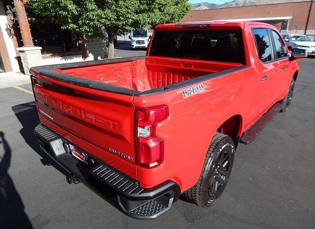 
								2022 Chevrolet Silverado 1500 Limited Crew Cab Custom Trail Boss Pickup 4D 5 3/4 ft full									