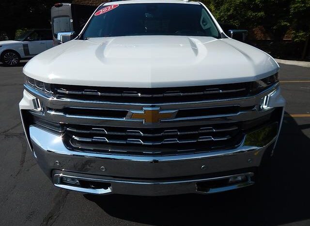 
								2021 Chevrolet Silverado 1500 Crew Cab LTZ Pickup 4D 5 3/4 ft full									