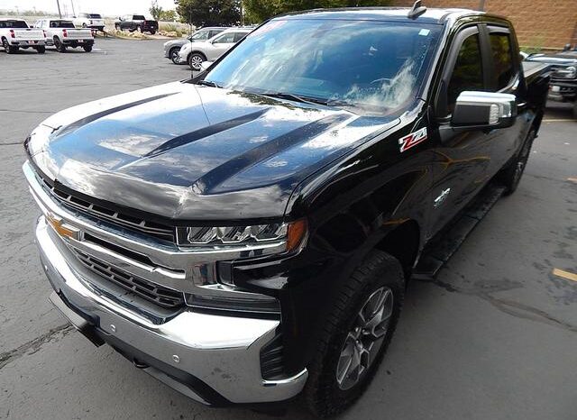 
								2020 Chevrolet Silverado 1500 Crew Cab LT Pickup 4D 5 3/4 ft full									