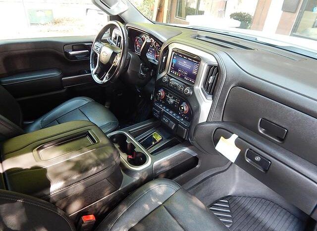 
								2021 Chevrolet Silverado 1500 Crew Cab LTZ Pickup 4D 5 3/4 ft full									