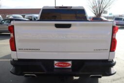 
										2021 Chevrolet Silverado 1500 Crew Cab Custom Trail Boss Pickup 4D 5 3/4 ft full									