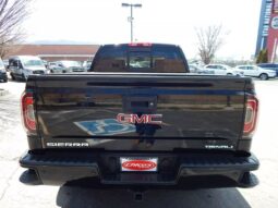 
										2017 GMC Sierra 1500 Crew Cab Denali Pickup 4D 5 3/4 ft full									