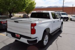 
										2022 Chevrolet Silverado 1500 Limited Crew Cab Custom Pickup 4D 5 3/4 ft full									