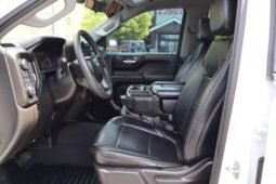 
										2022 Chevrolet Silverado 1500 Limited Crew Cab Custom Pickup 4D 5 3/4 ft full									