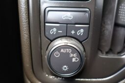
										2022 Chevrolet Silverado 1500 Limited Crew Cab Custom Pickup 4D 5 3/4 ft full									