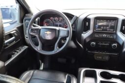 
										2022 Chevrolet Silverado 1500 Limited Crew Cab Custom Pickup 4D 5 3/4 ft full									