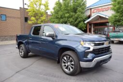 2022 Chevrolet Silverado 1500 Crew Cab LT Pickup 4D 5 3/4 ft