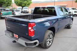 
										2022 Chevrolet Silverado 1500 Crew Cab LT Pickup 4D 5 3/4 ft full									
