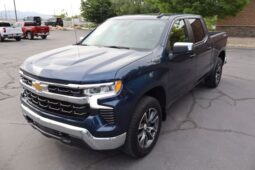 
										2022 Chevrolet Silverado 1500 Crew Cab LT Pickup 4D 5 3/4 ft full									