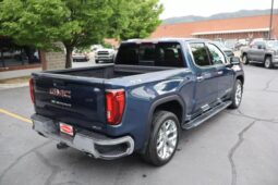 
										2023 GMC Sierra 1500 Crew Cab SLT Pickup 4D 5 3/4 ft full									