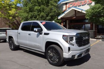2022 GMC Sierra 1500 Crew Cab Denali Ultimate Pickup 4D 5 3/4 ft
