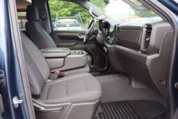 
										2022 Chevrolet Silverado 1500 Crew Cab LT Pickup 4D 5 3/4 ft full									