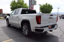 
										2022 GMC Sierra 1500 Crew Cab Denali Pickup 4D 5 3/4 ft full									