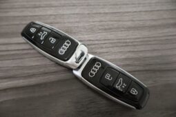 
										2024 Audi Q8 Sportback e-tron Premium Sport Utility 4D full									