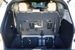 
										2022 Toyota Sienna XLE Minivan 4D full									