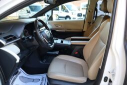 
										2022 Toyota Sienna XLE Minivan 4D full									