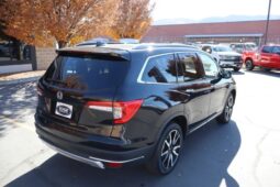 
										2022 Honda Pilot Touring Sport Utility 4D full									
