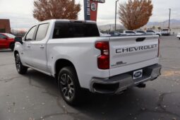 
										2021 Chevrolet Silverado 1500 Crew Cab LT Pickup 4D 5 3/4 ft full									