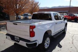 
										2022 Chevrolet Silverado 1500 Limited Crew Cab Custom Pickup 4D 5 3/4 ft full									