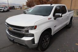 
										2021 Chevrolet Silverado 1500 Crew Cab LT Pickup 4D 5 3/4 ft full									