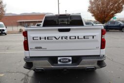 
										2021 Chevrolet Silverado 1500 Crew Cab LT Pickup 4D 5 3/4 ft full									