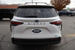 
										2022 Toyota Sienna XLE Minivan 4D full									