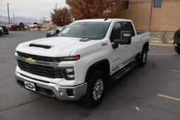 
										2024 Chevrolet Silverado 2500 HD Crew Cab LT Pickup 4D 6 1/2 ft full									